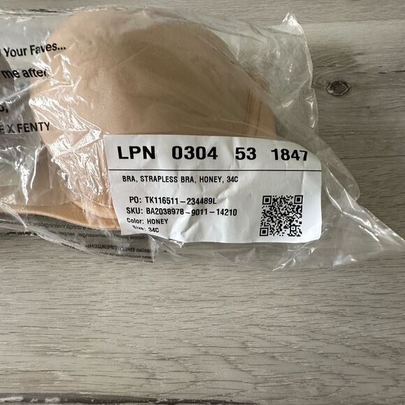 Savage X Fenty Core Microfiber Strapless Bra Honey Nude‎ NWT IN PACKAGE - Picture 8 of 9